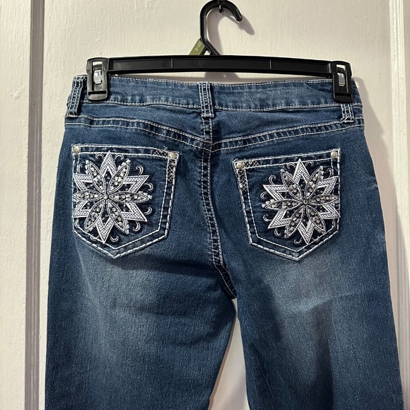 New Directions Weekends Jeans In 8 - Picture 2 of 2